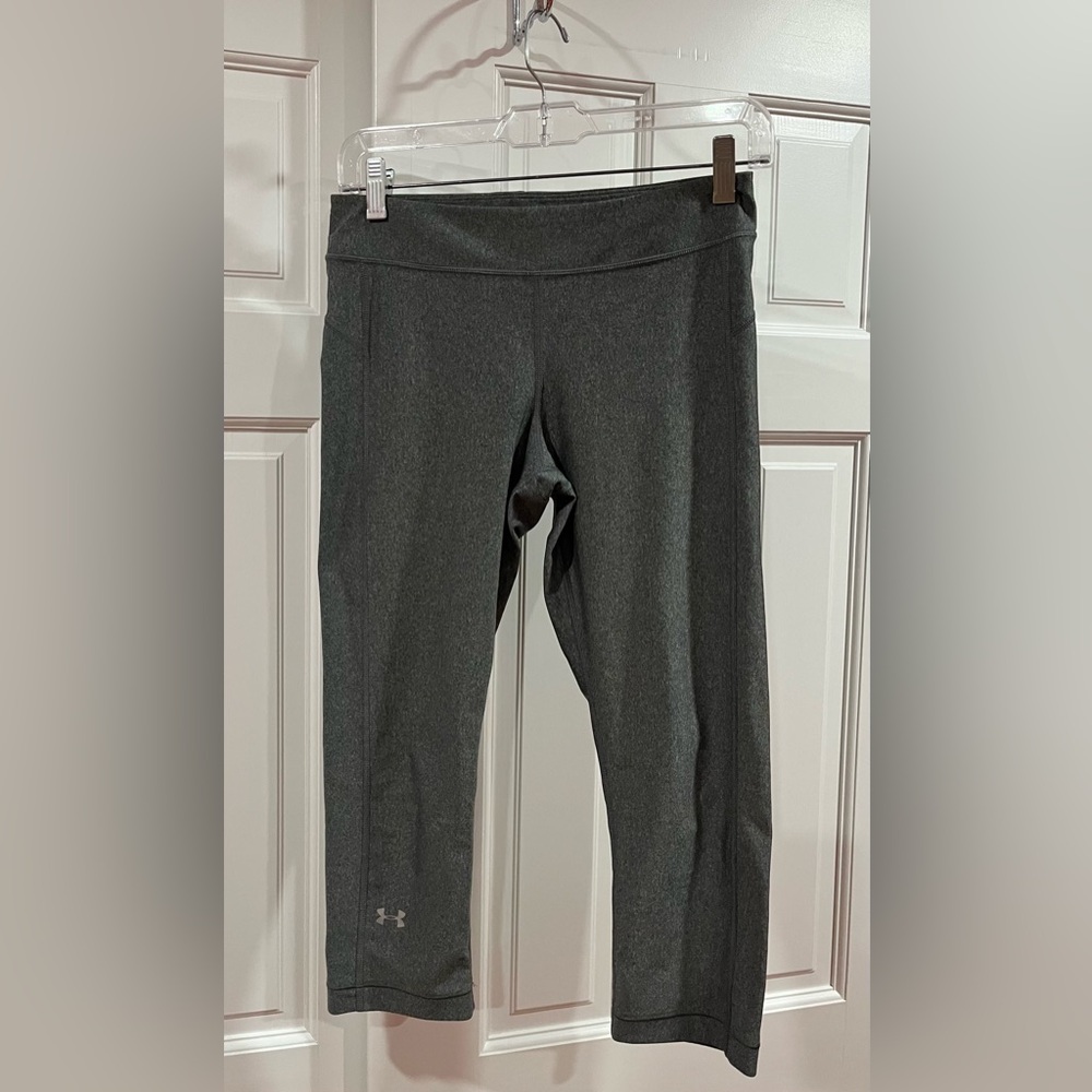 Under Armour Charcoal Capri Leggings